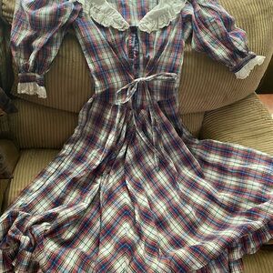 Vintage Purple and White Casual Sundress with Bishop Sleeves